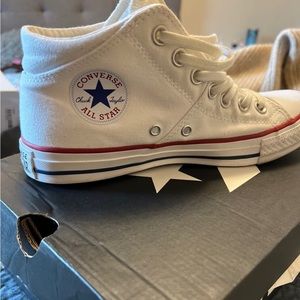 Converse size 7.5 women